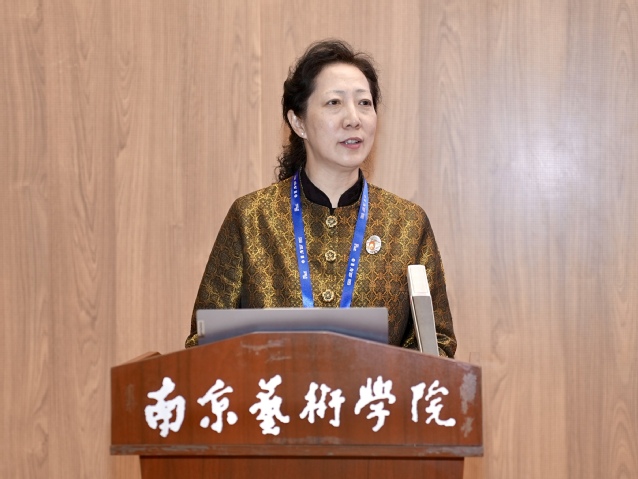 中央美术学院党委副书记王晓琳发表主旨演讲.jpg 图片